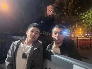 市文旅集團(tuán)一線戰(zhàn)“疫”之：古有木蘭替父從軍，今有老翁代子抗“疫”——集團(tuán)員工父子王小強(qiáng)、王浩的抗“疫”故事